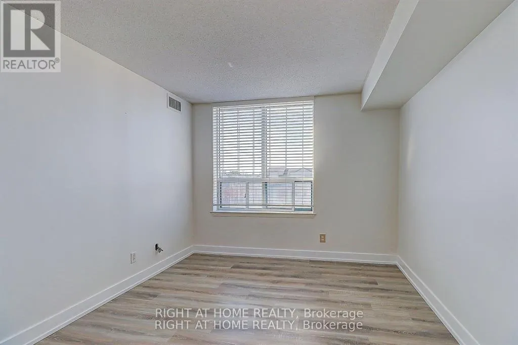 404 - 1625 PICKERING PARKWAY