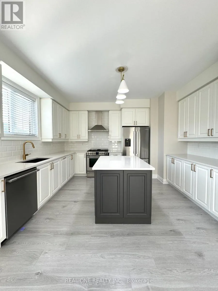 318 CORONATION ROAD