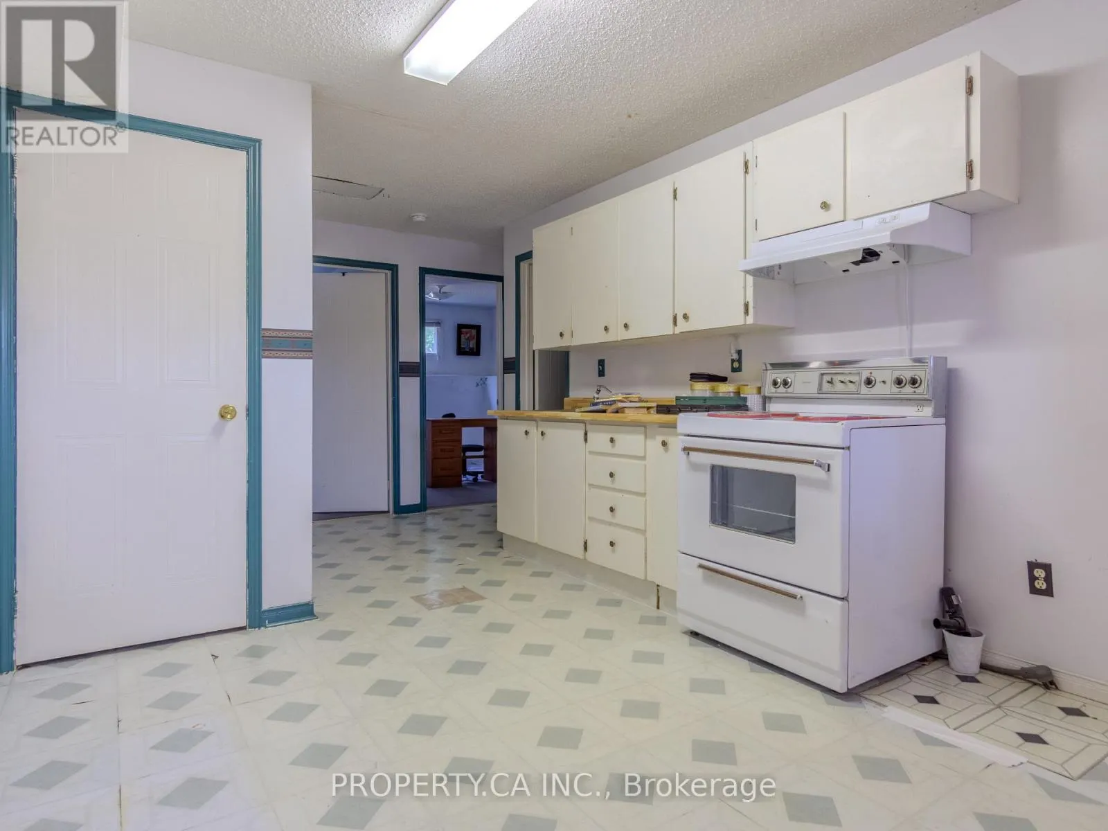 1415 NOEL COURT