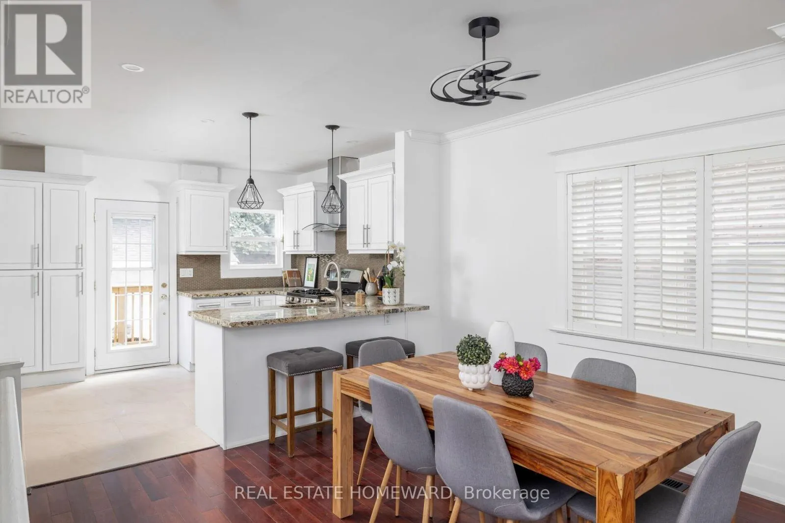 27 NORMANDY BOULEVARD