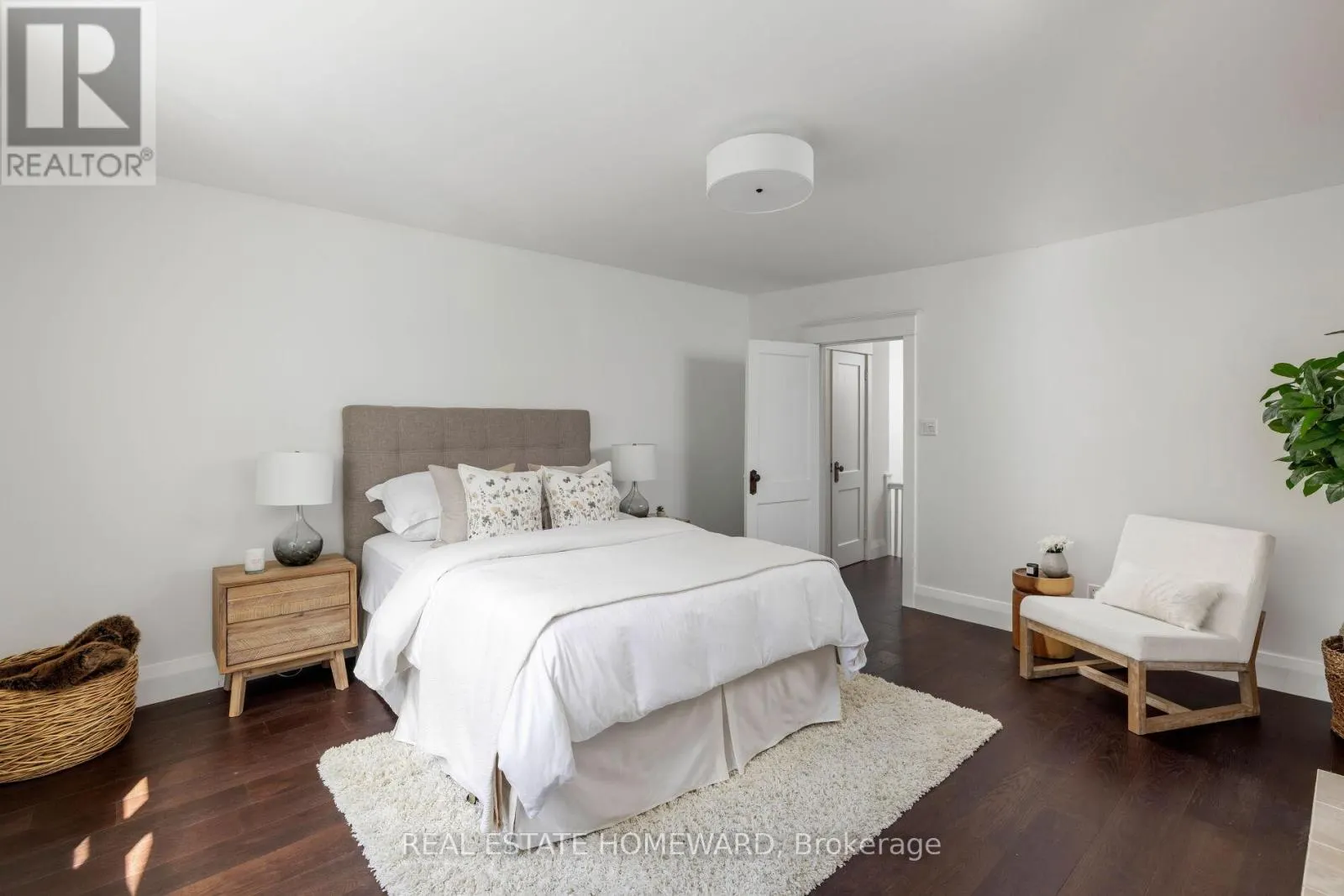 27 NORMANDY BOULEVARD