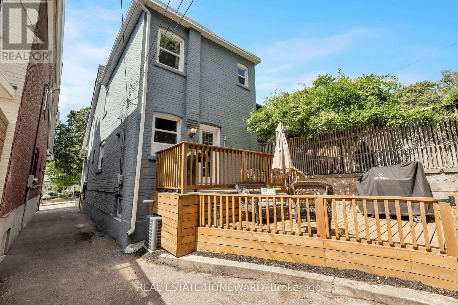 27 NORMANDY BOULEVARD