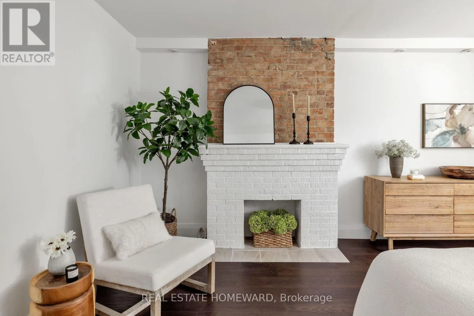 27 NORMANDY BOULEVARD