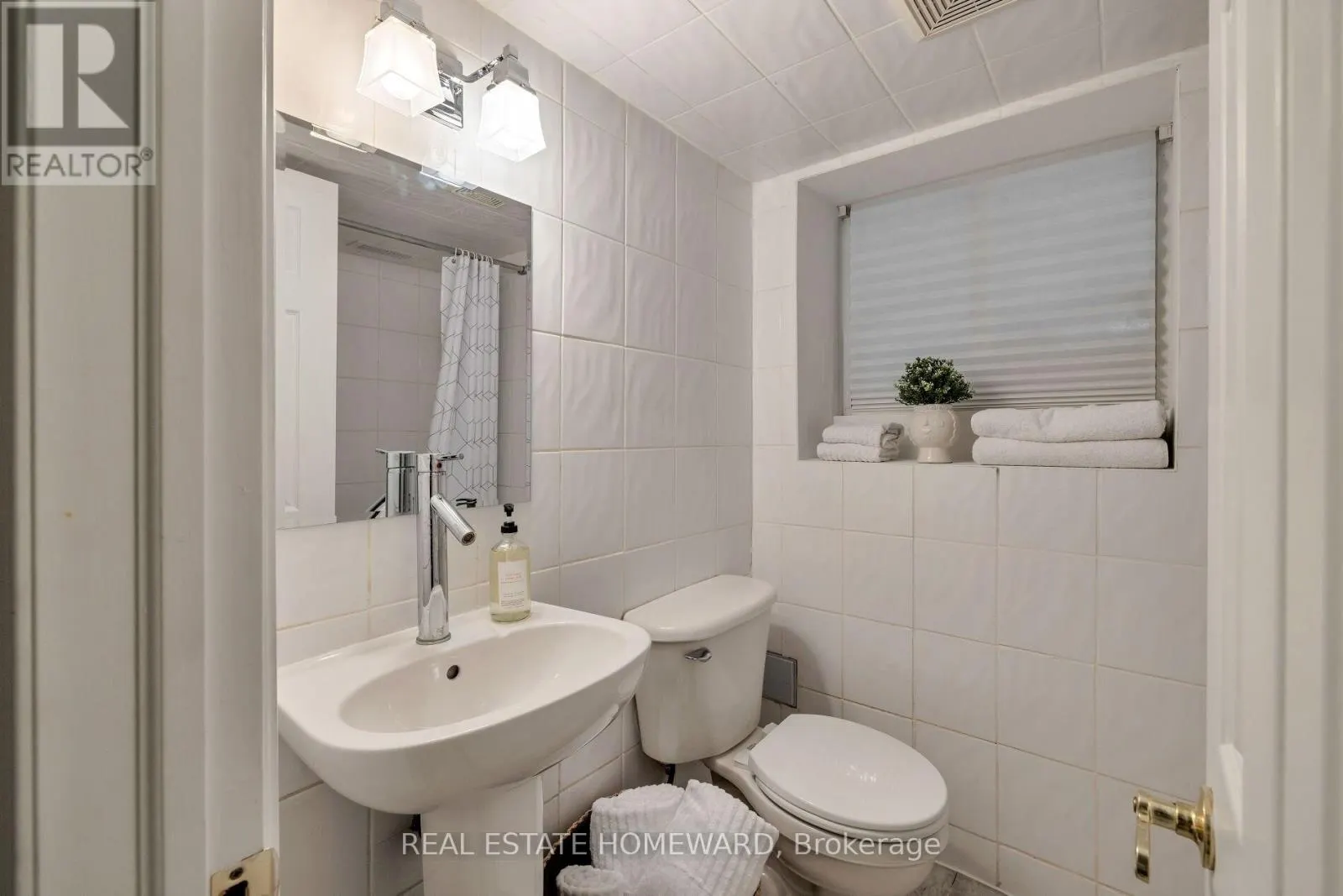 27 NORMANDY BOULEVARD