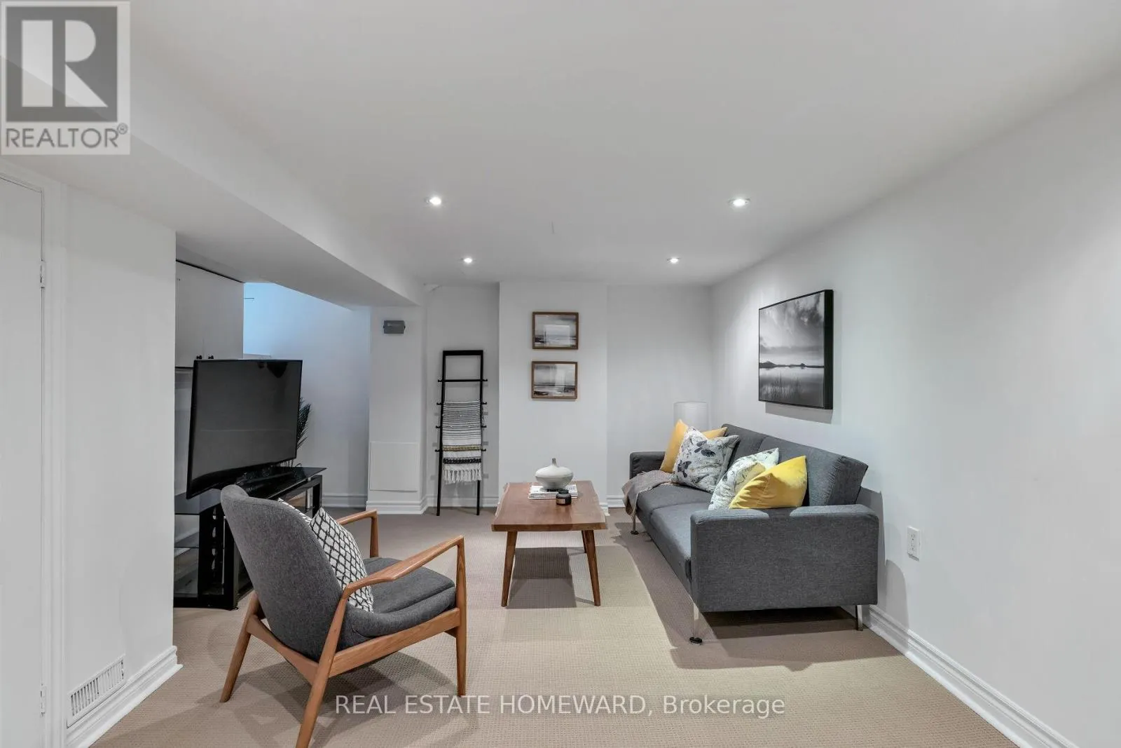 27 NORMANDY BOULEVARD