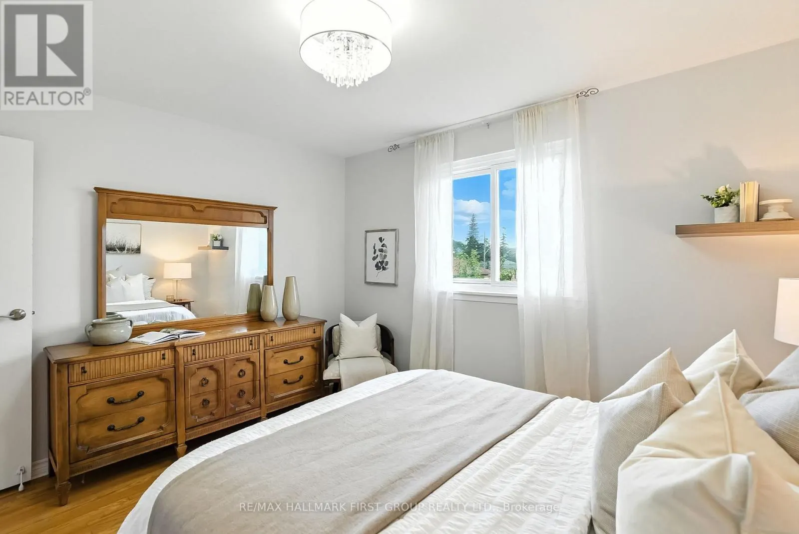 865 MARINET CRESCENT