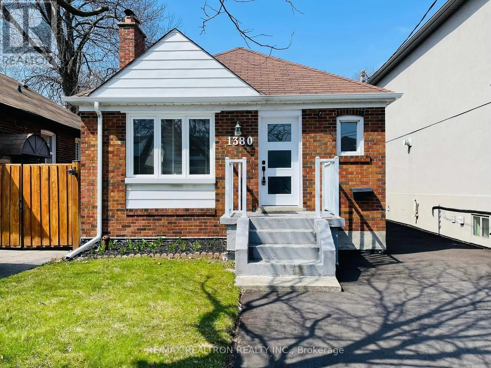 1380 WOODBINE AVENUE