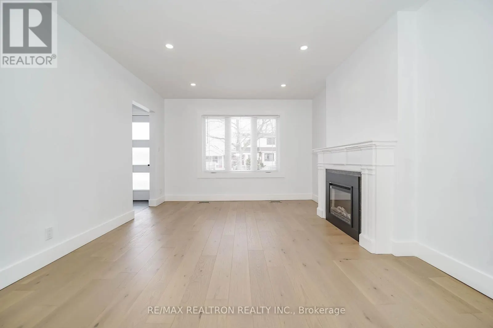 1380 WOODBINE AVENUE