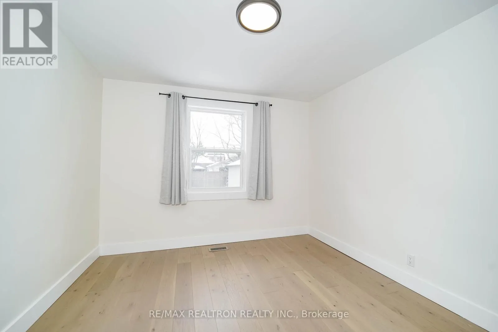 1380 WOODBINE AVENUE