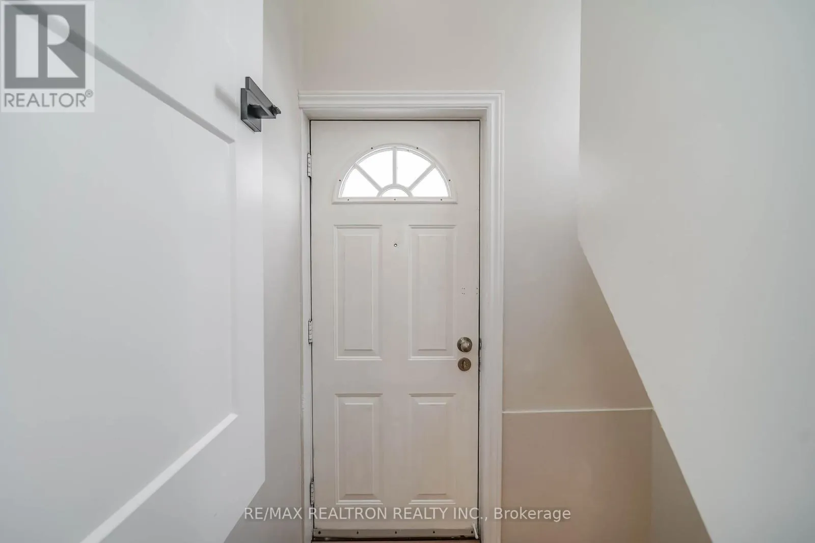 1380 WOODBINE AVENUE