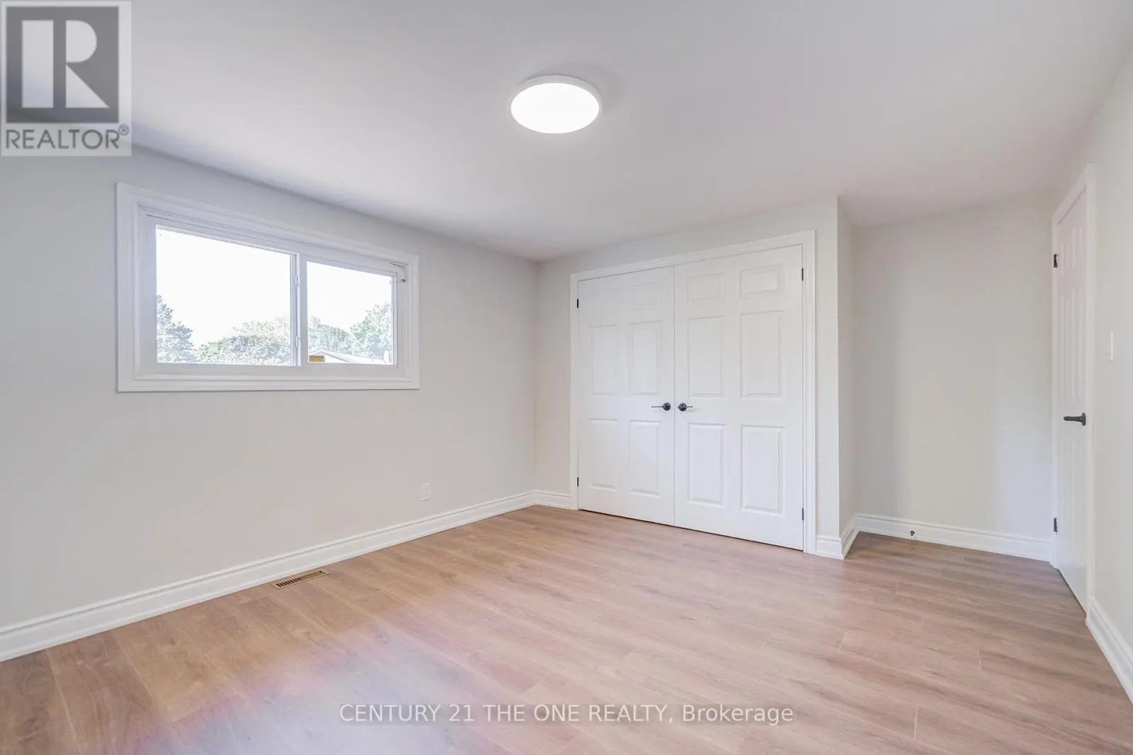 54 MARBLEMOUNT CRESCENT