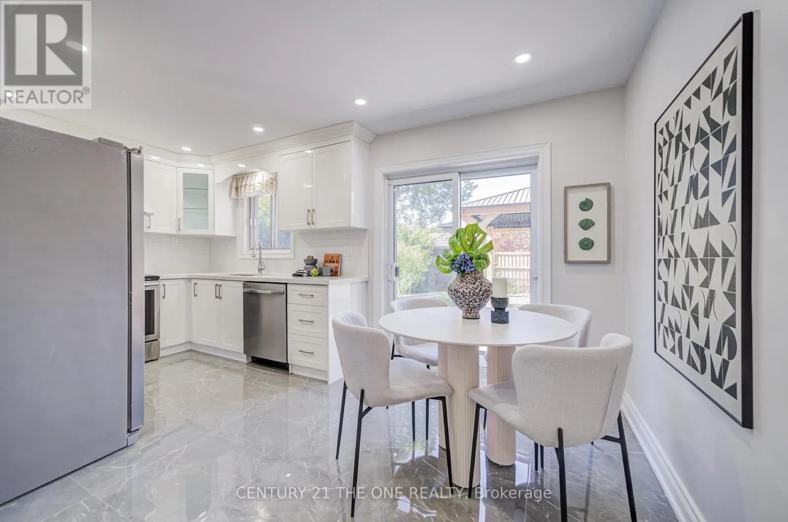 54 MARBLEMOUNT CRESCENT