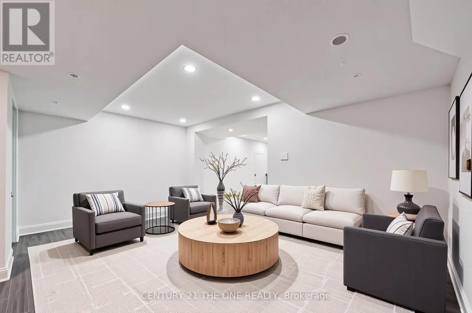 54 MARBLEMOUNT CRESCENT