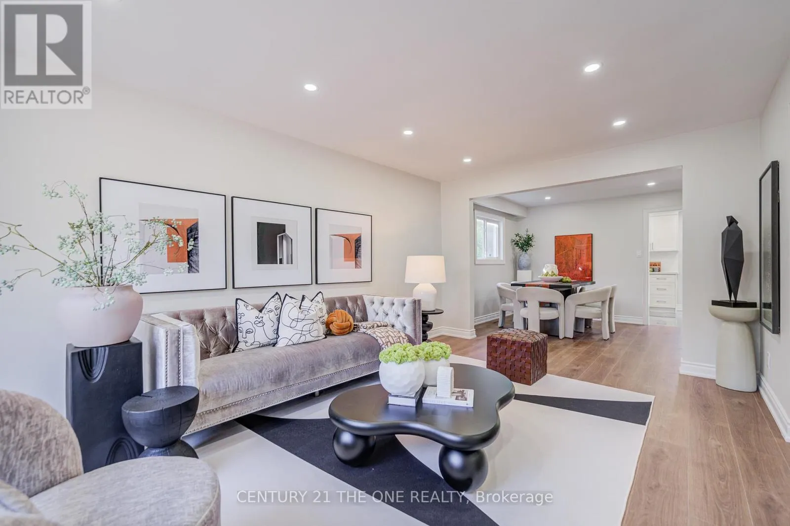 54 MARBLEMOUNT CRESCENT