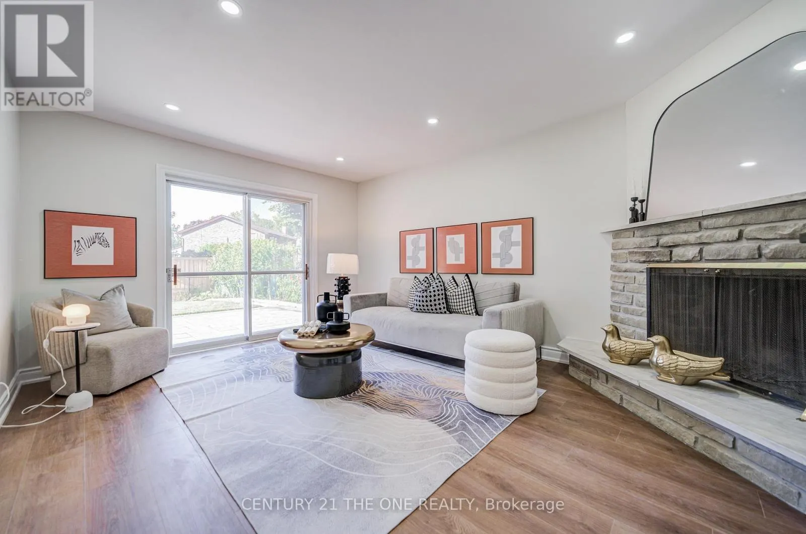 54 MARBLEMOUNT CRESCENT