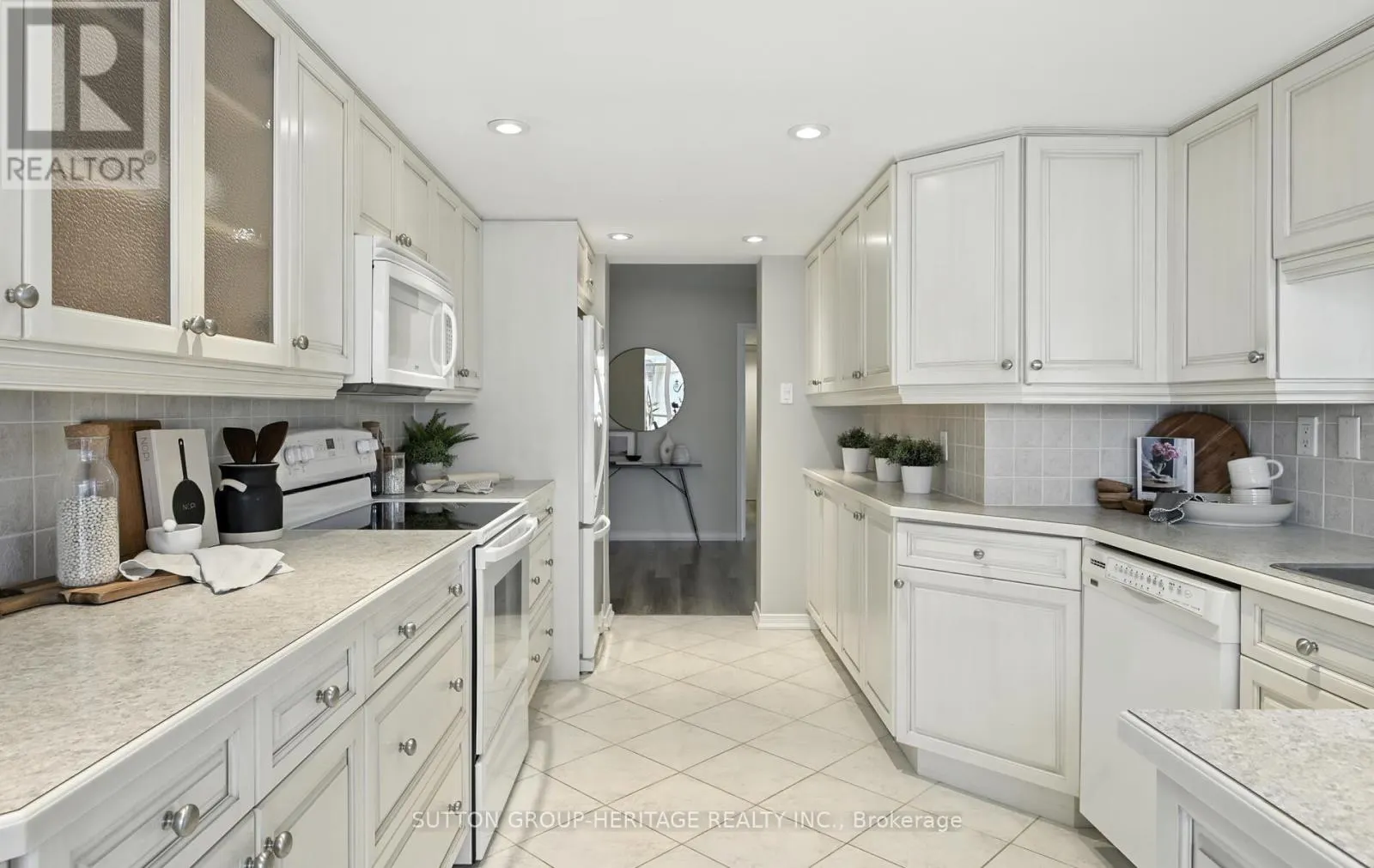 308 - 45 CUMBERLAND LANE