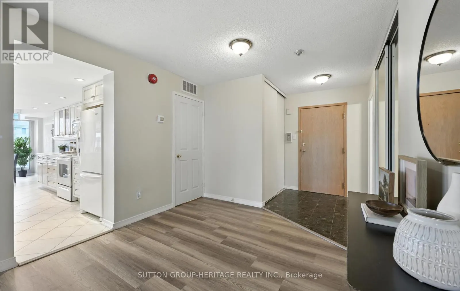 308 - 45 CUMBERLAND LANE