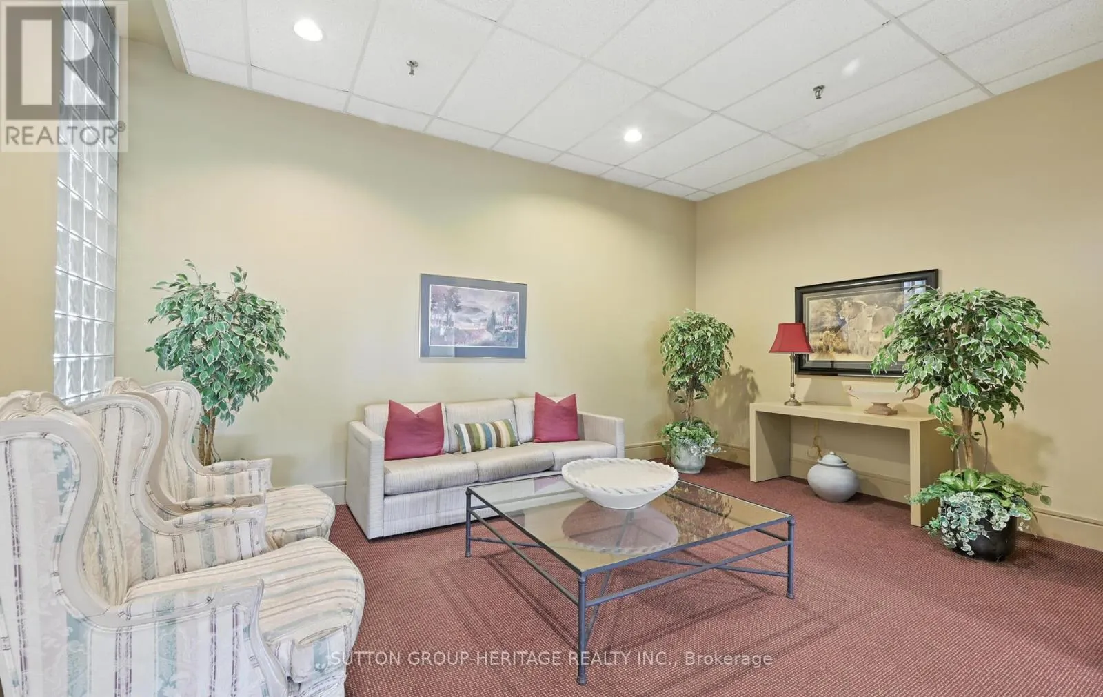 308 - 45 CUMBERLAND LANE