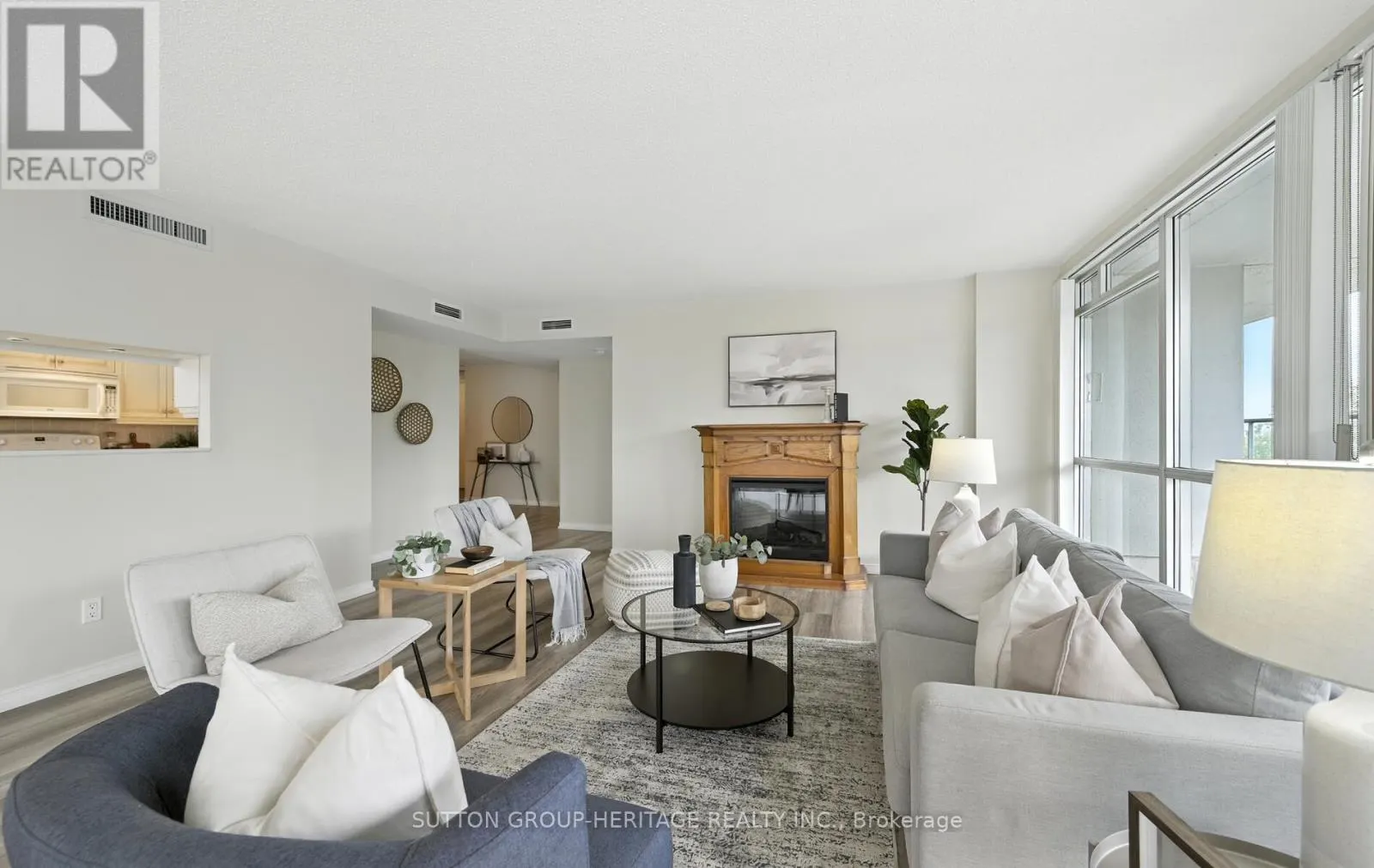 308 - 45 CUMBERLAND LANE