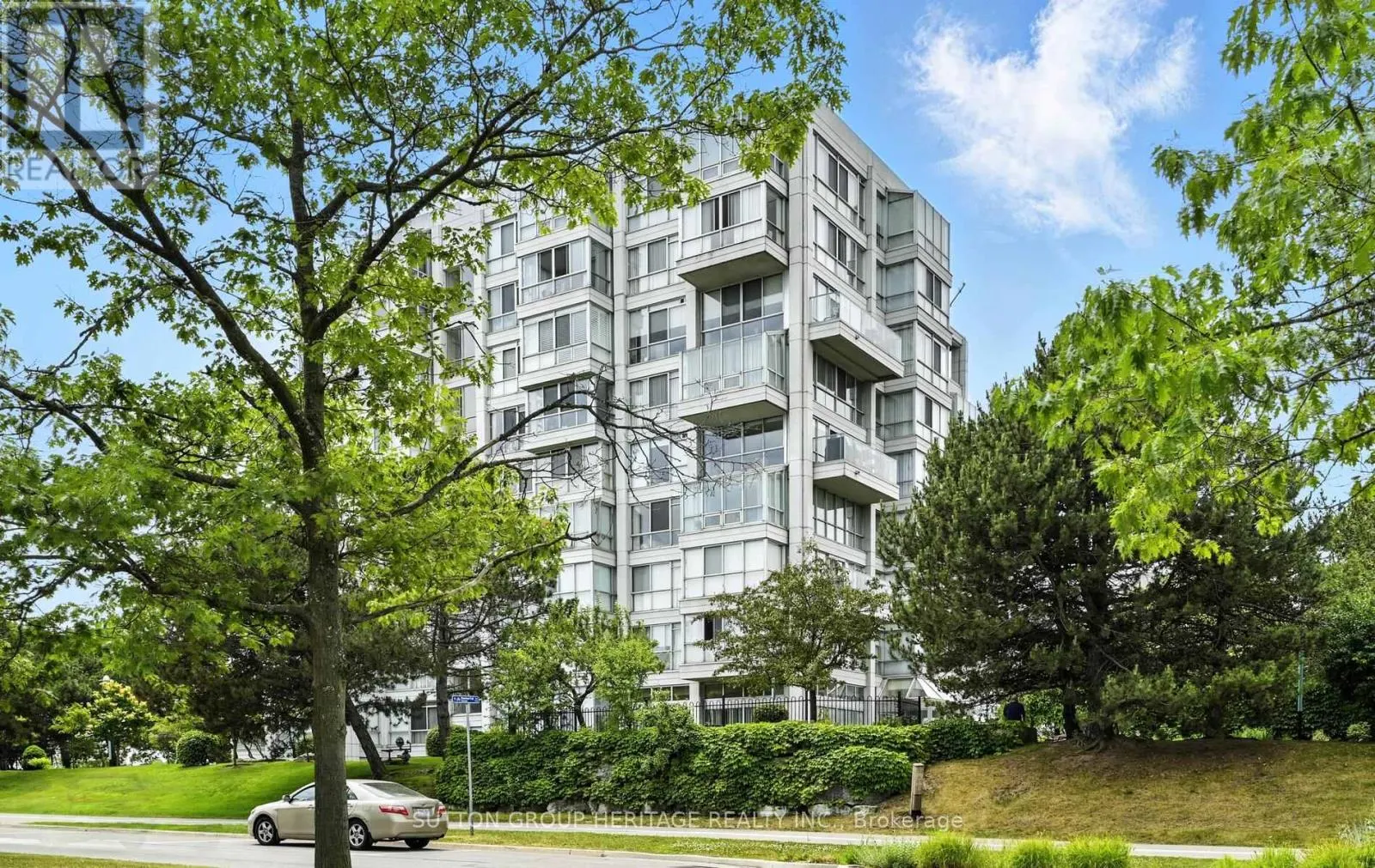308 - 45 CUMBERLAND LANE