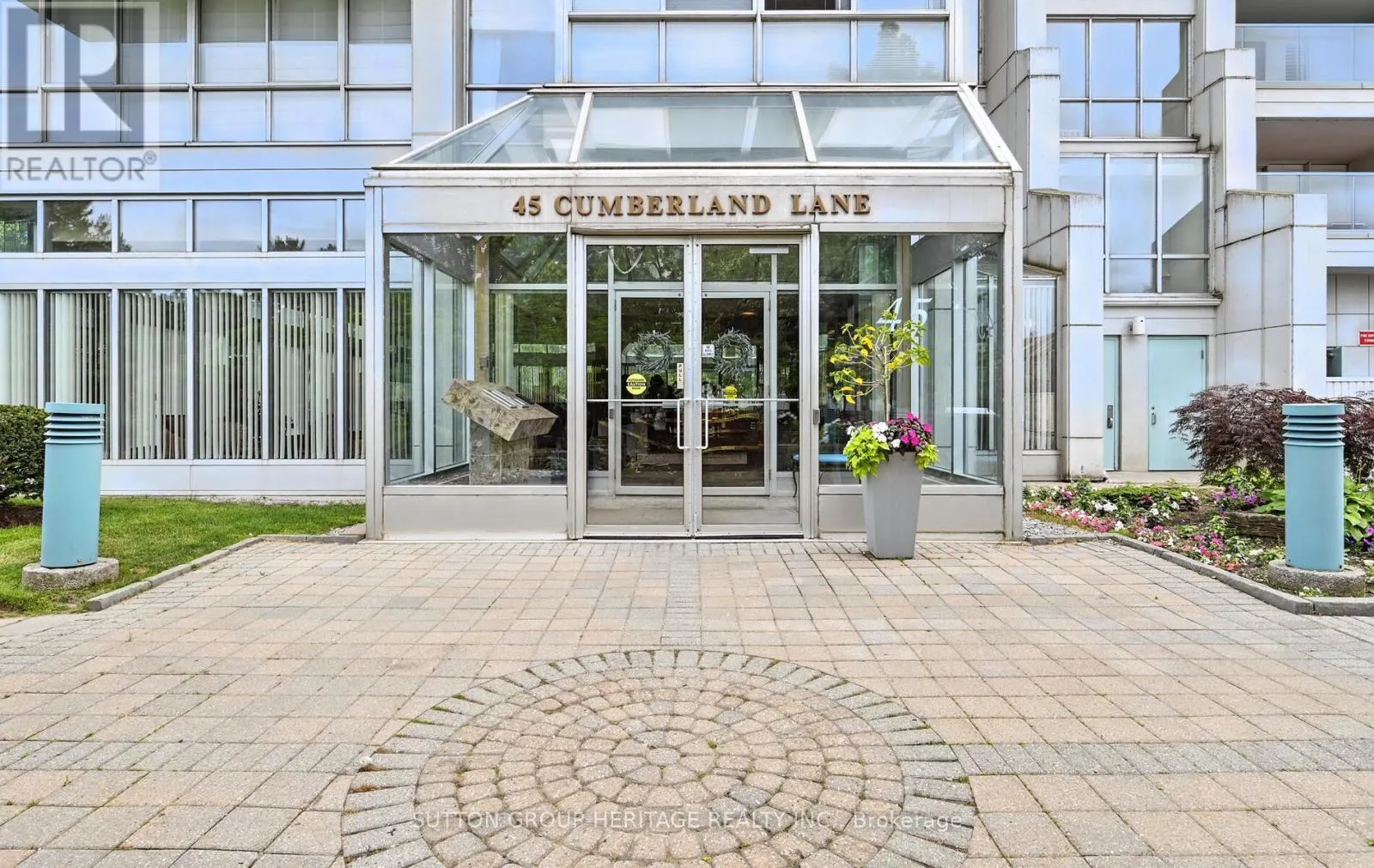 308 - 45 CUMBERLAND LANE