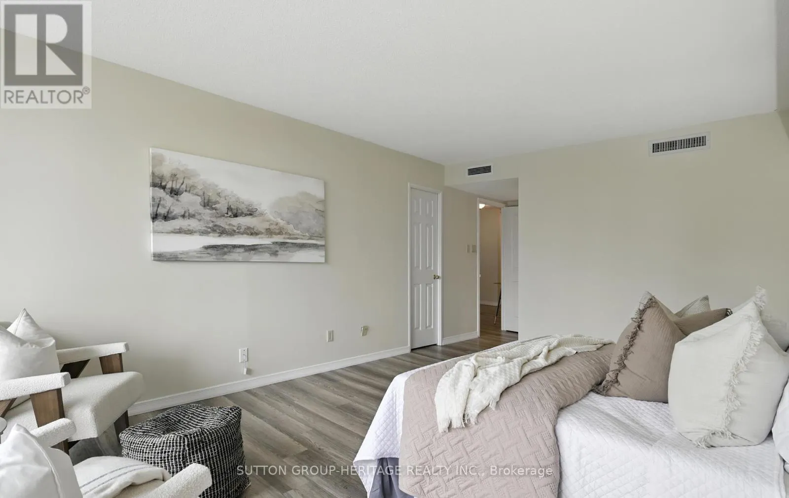 308 - 45 CUMBERLAND LANE