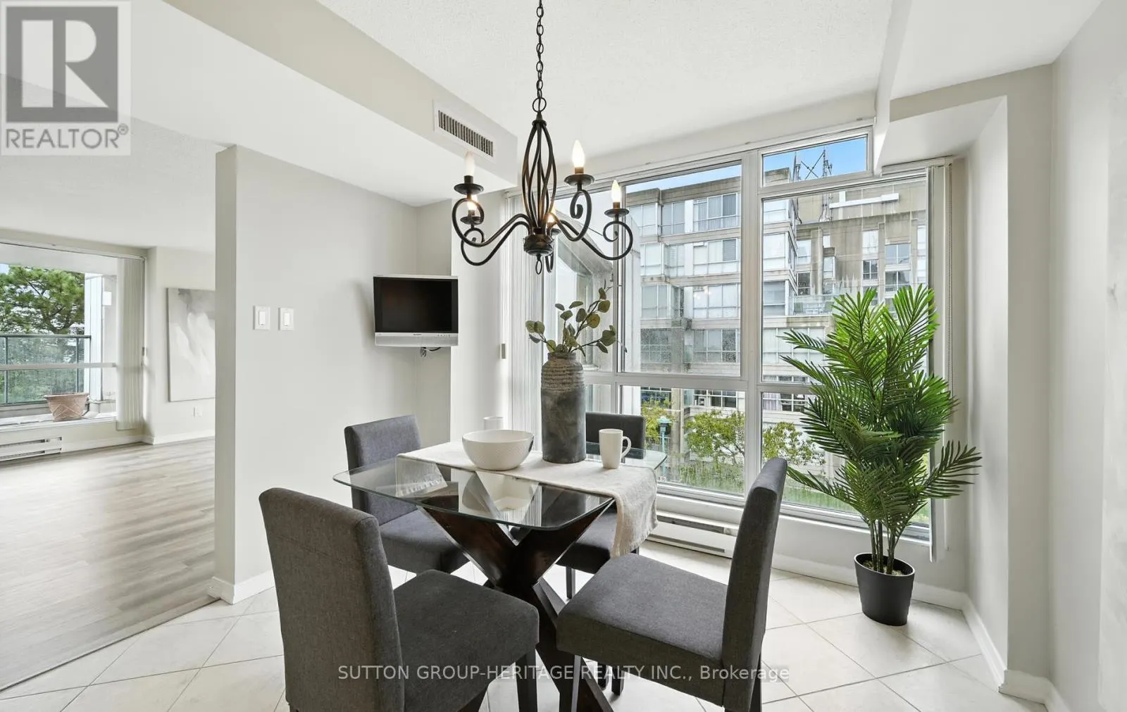 308 - 45 CUMBERLAND LANE