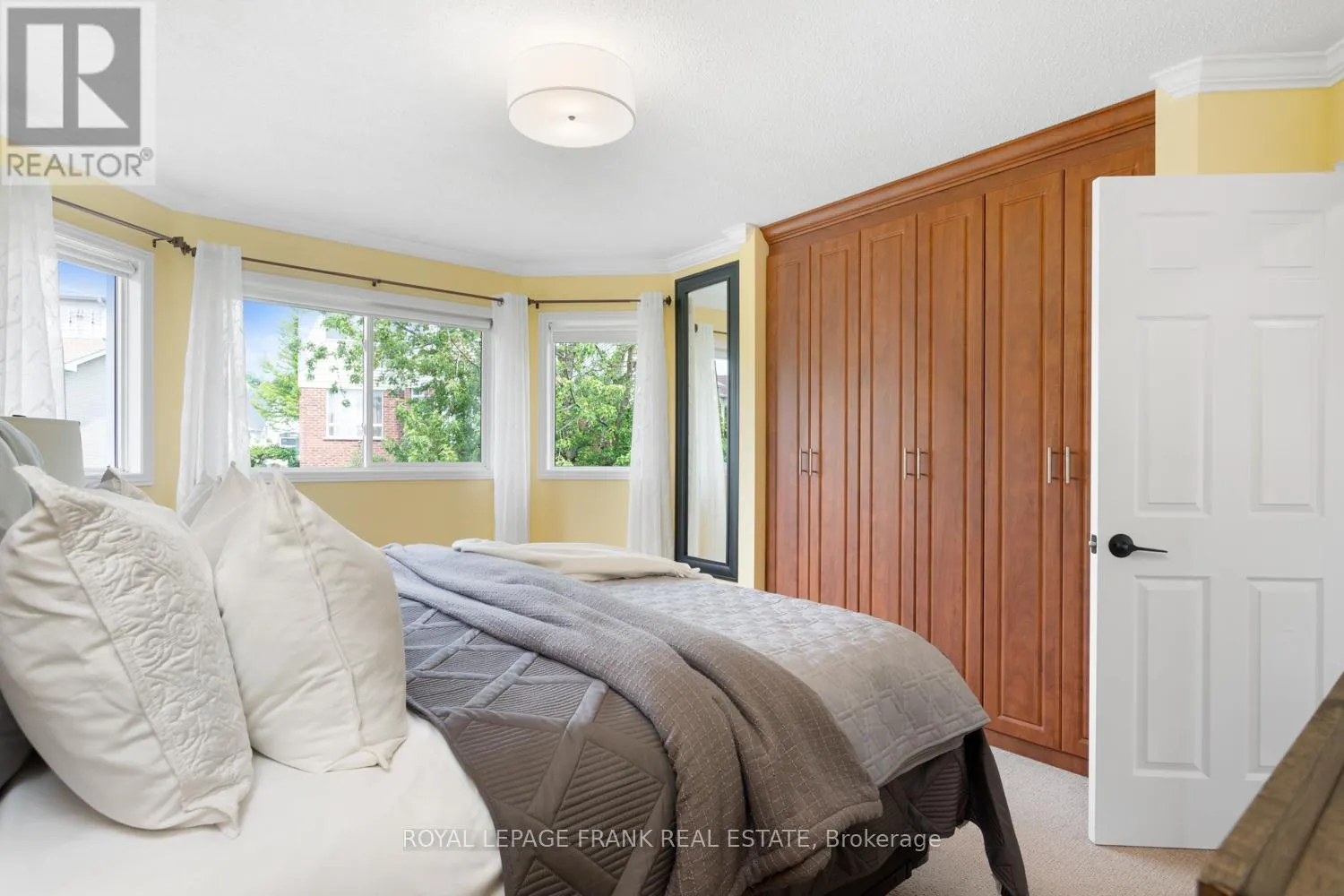 1089 TIMBERLAND CRESCENT