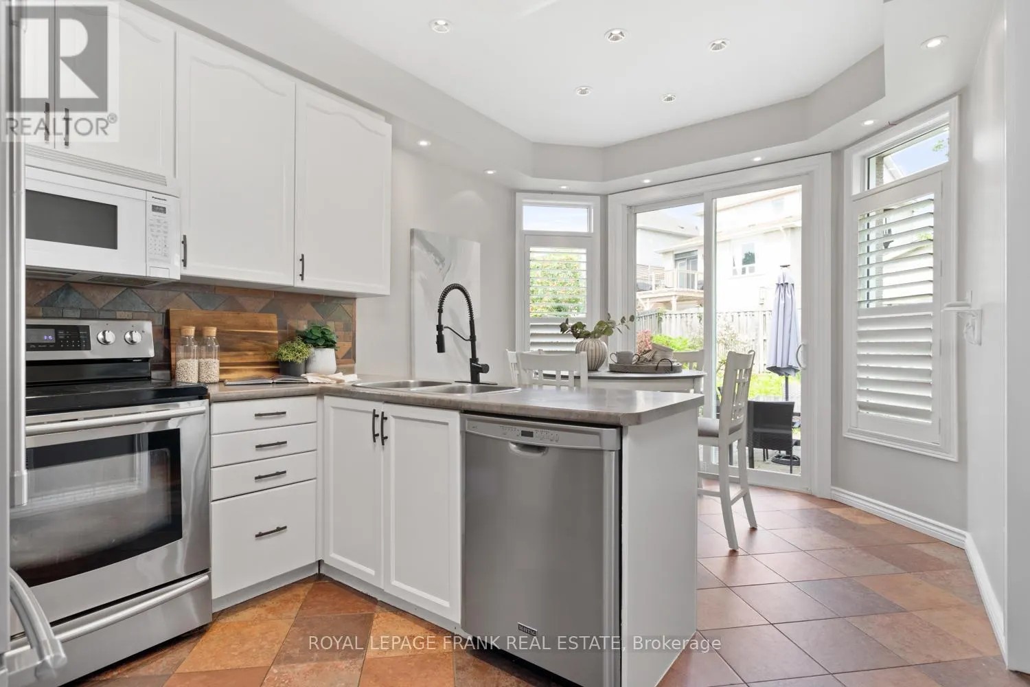 1089 TIMBERLAND CRESCENT