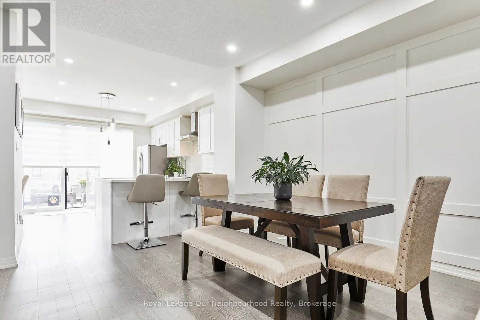 28 CLARINGTON BOULEVARD