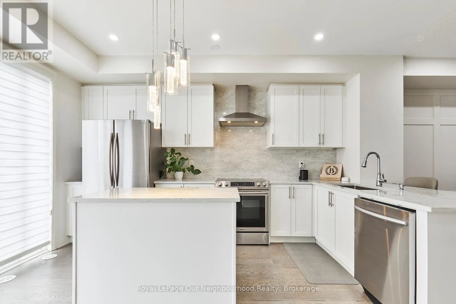 28 CLARINGTON BOULEVARD