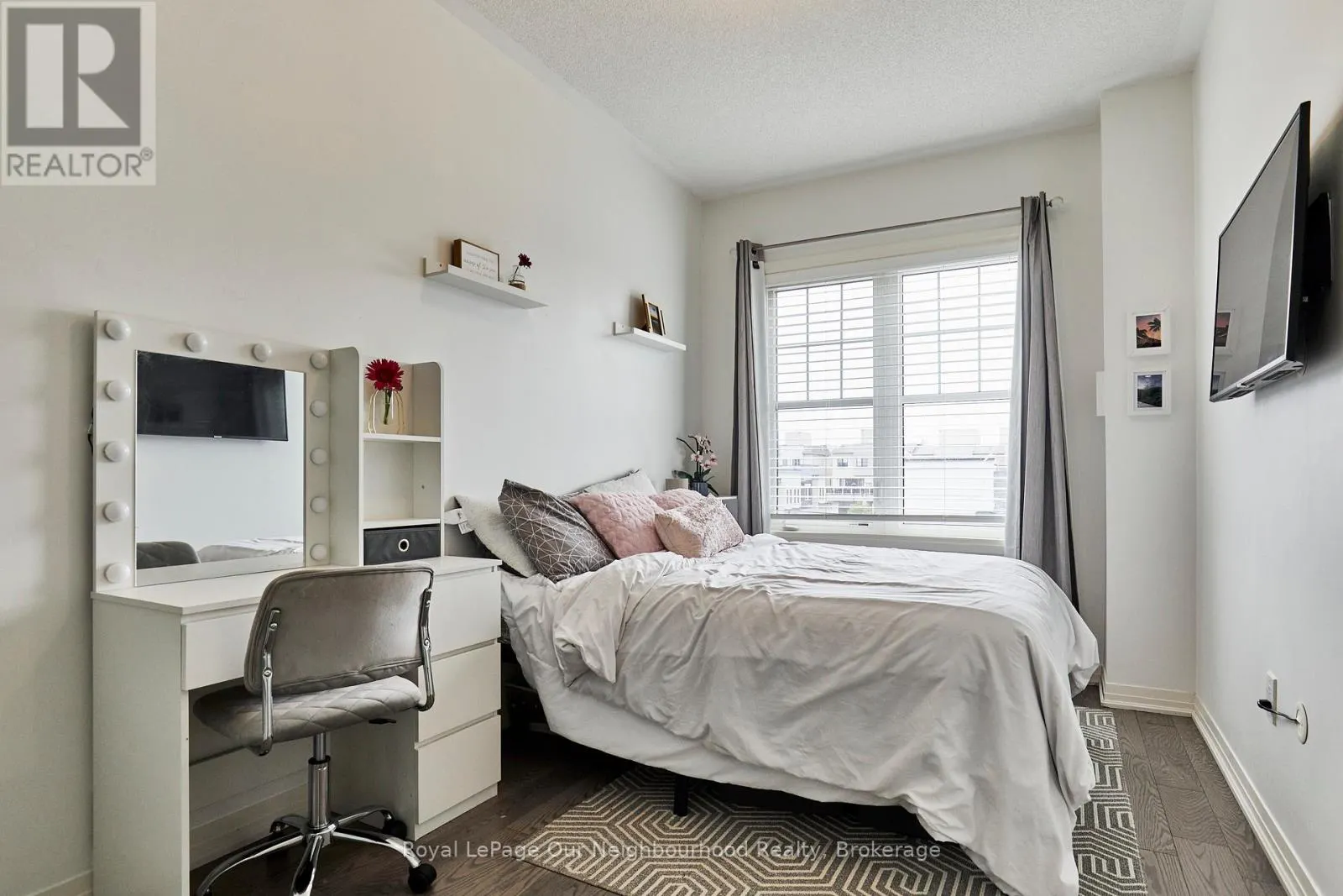 28 CLARINGTON BOULEVARD