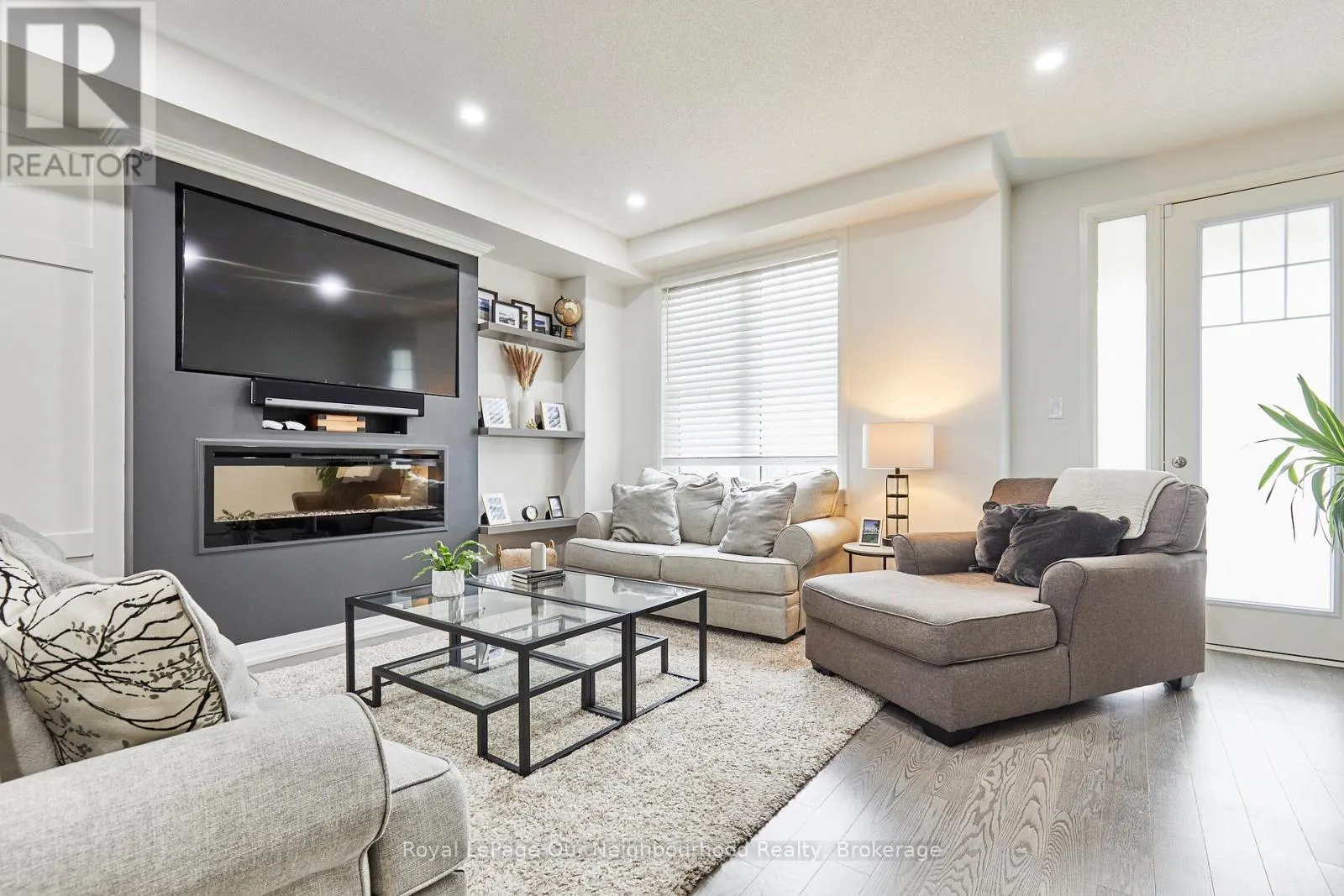 28 CLARINGTON BOULEVARD