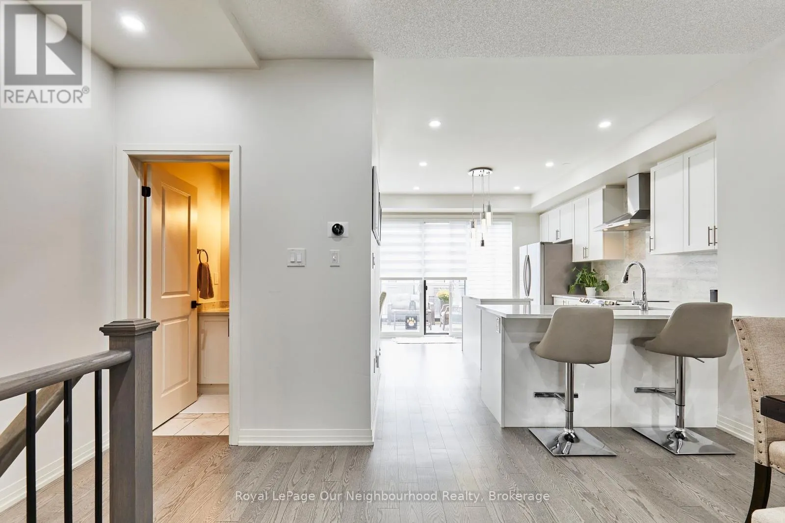 28 CLARINGTON BOULEVARD