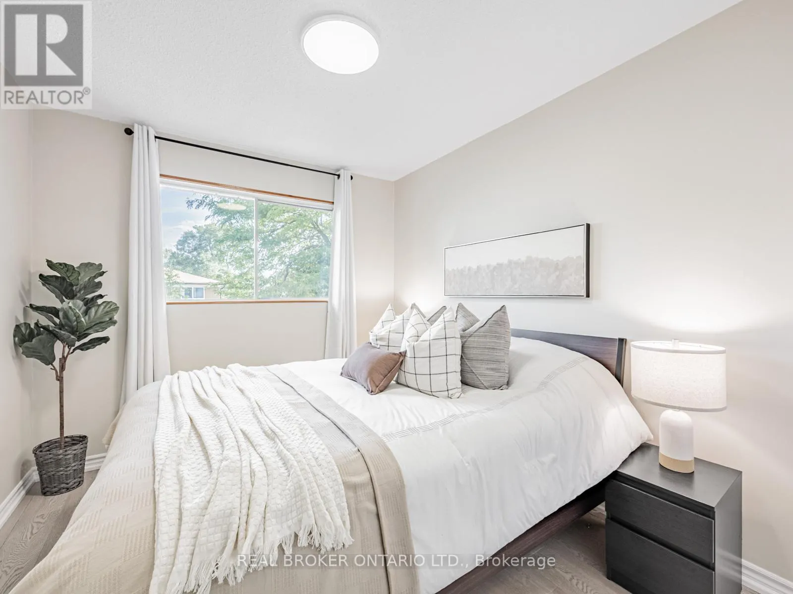 20 - 30 DUNDALK DRIVE