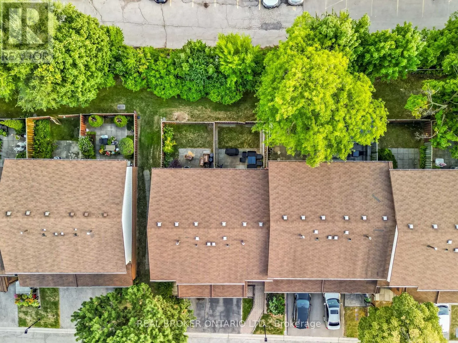 20 - 30 DUNDALK DRIVE