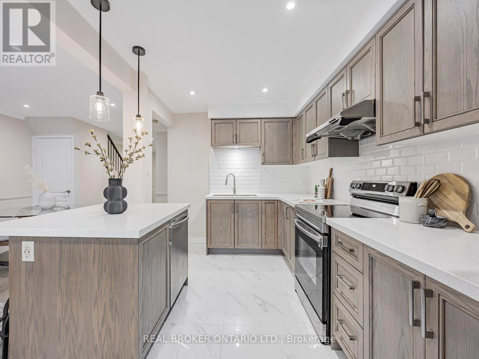 20 - 30 DUNDALK DRIVE