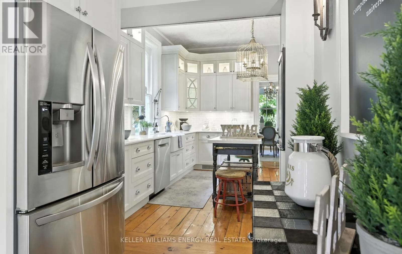 27 COLUMBUS ROAD E