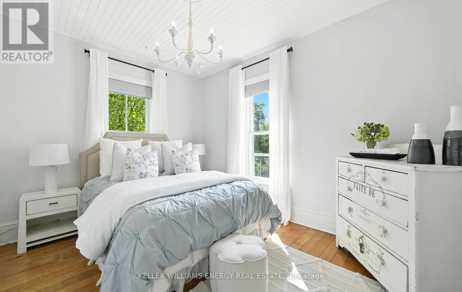 27 COLUMBUS ROAD E