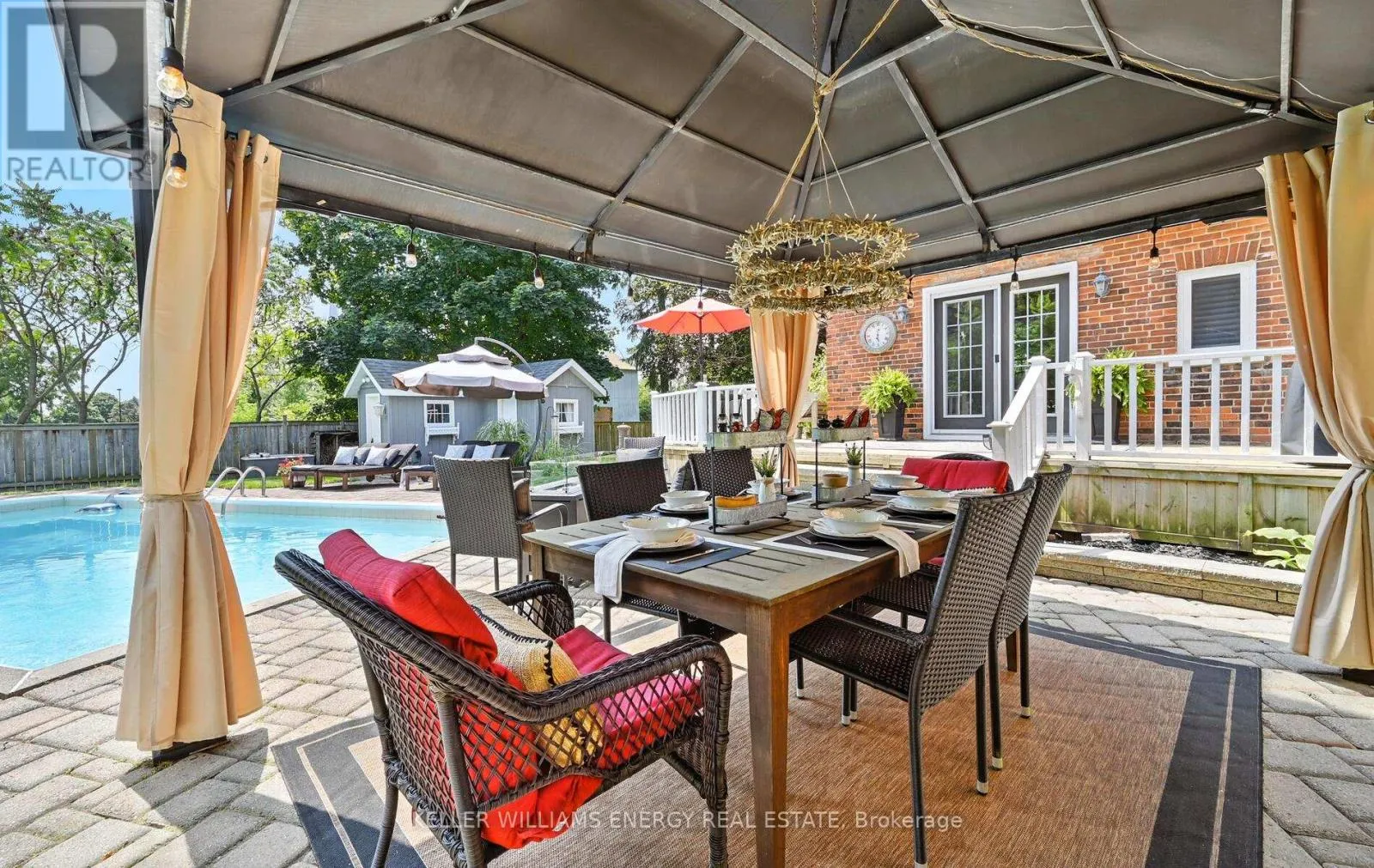 27 COLUMBUS ROAD E