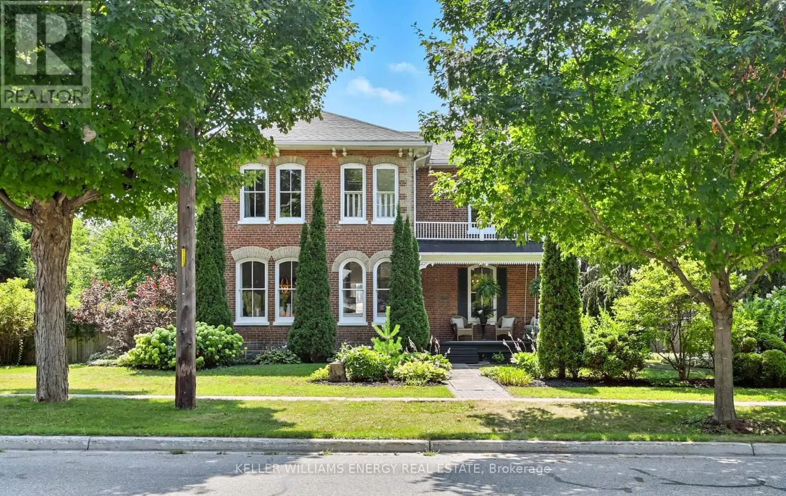 27 COLUMBUS ROAD E
