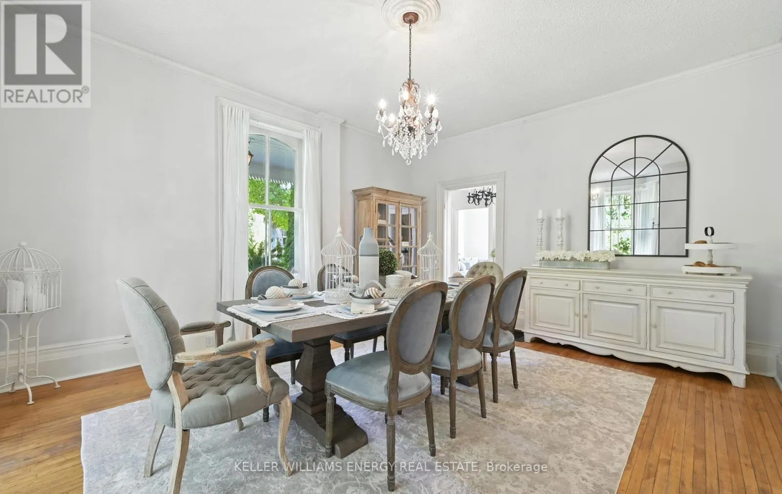 27 COLUMBUS ROAD E