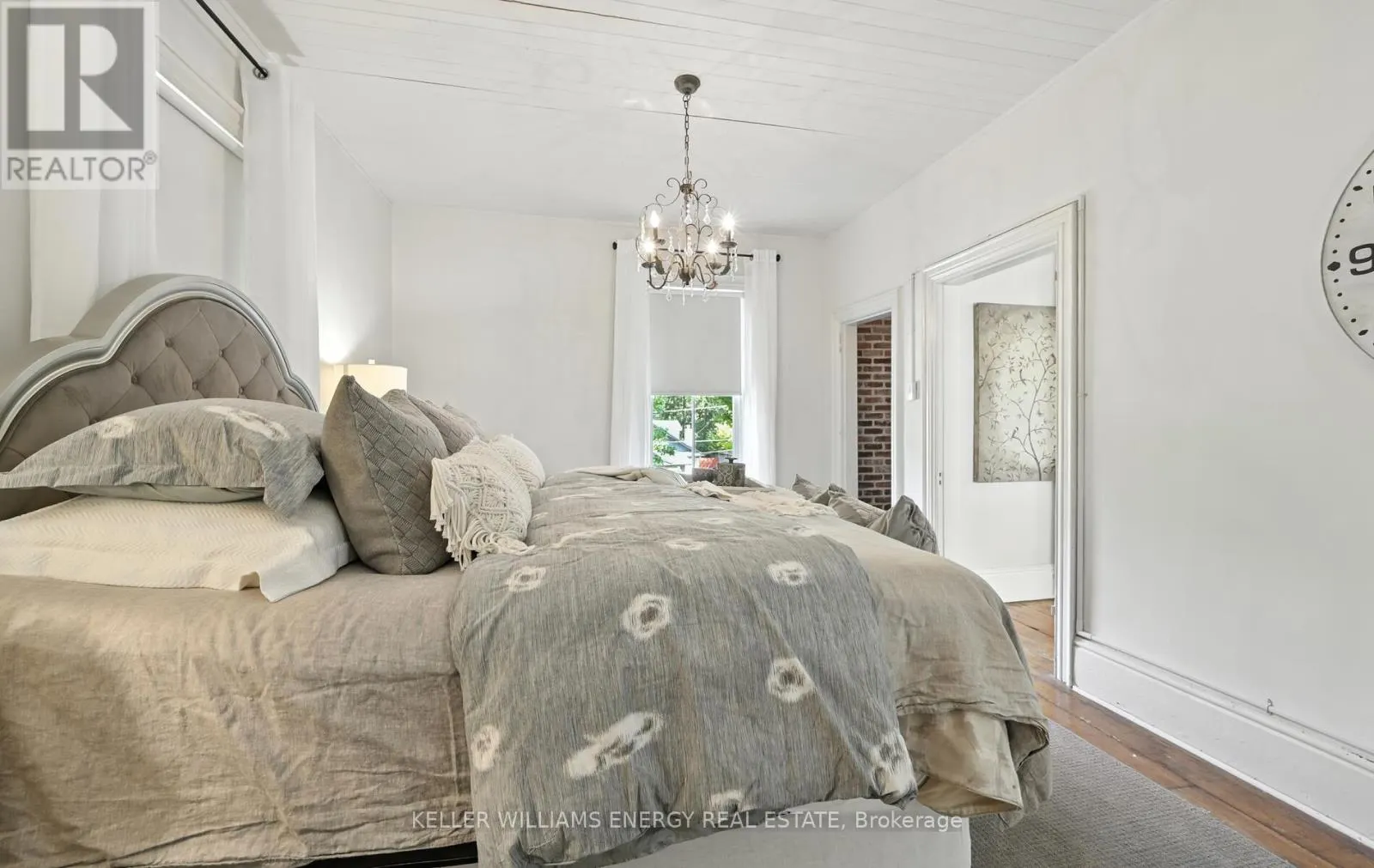 27 COLUMBUS ROAD E