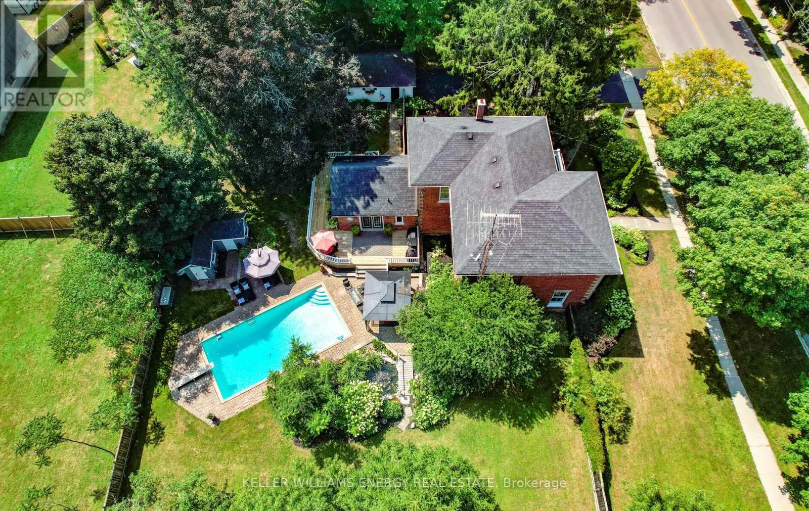 27 COLUMBUS ROAD E