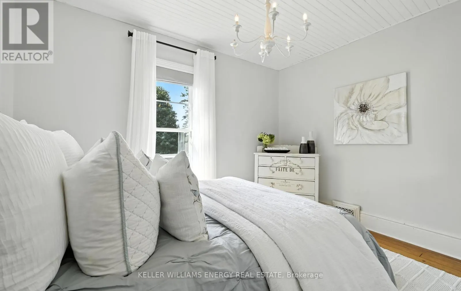 27 COLUMBUS ROAD E