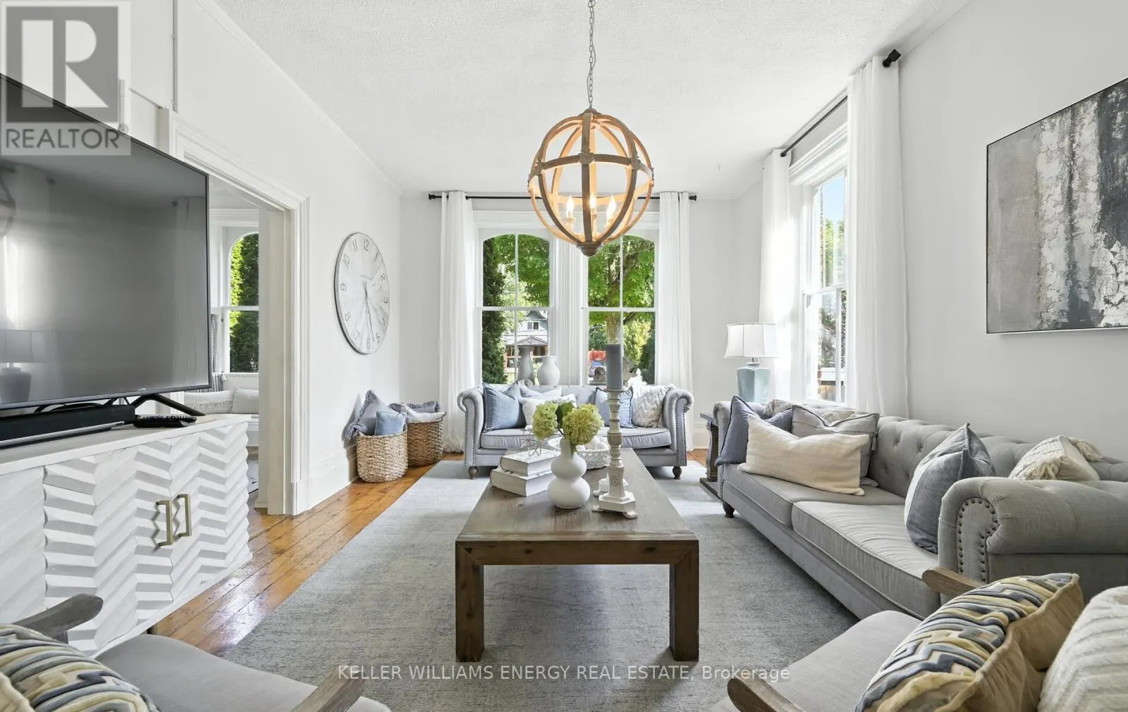 27 COLUMBUS ROAD E