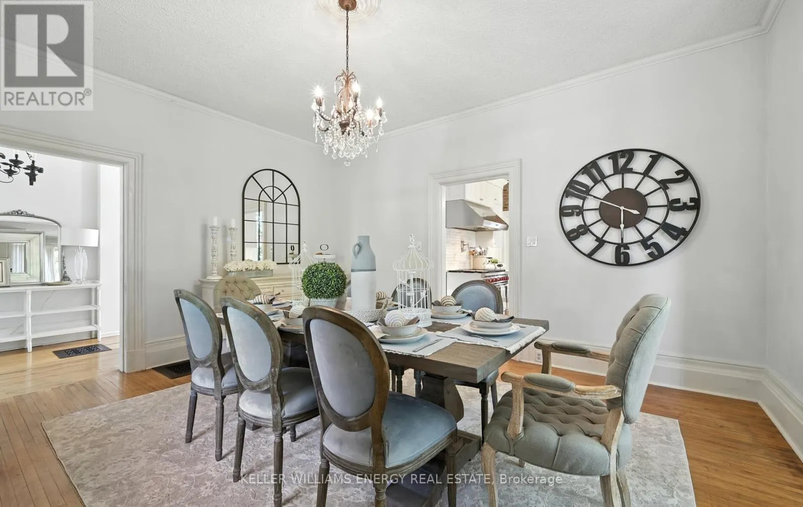 27 COLUMBUS ROAD E