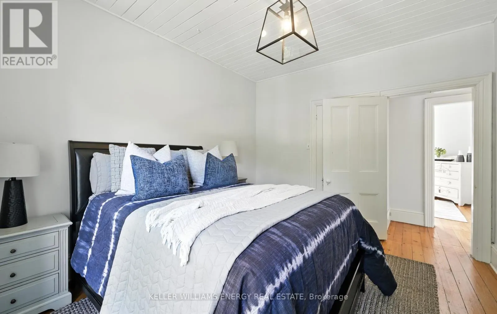 27 COLUMBUS ROAD E
