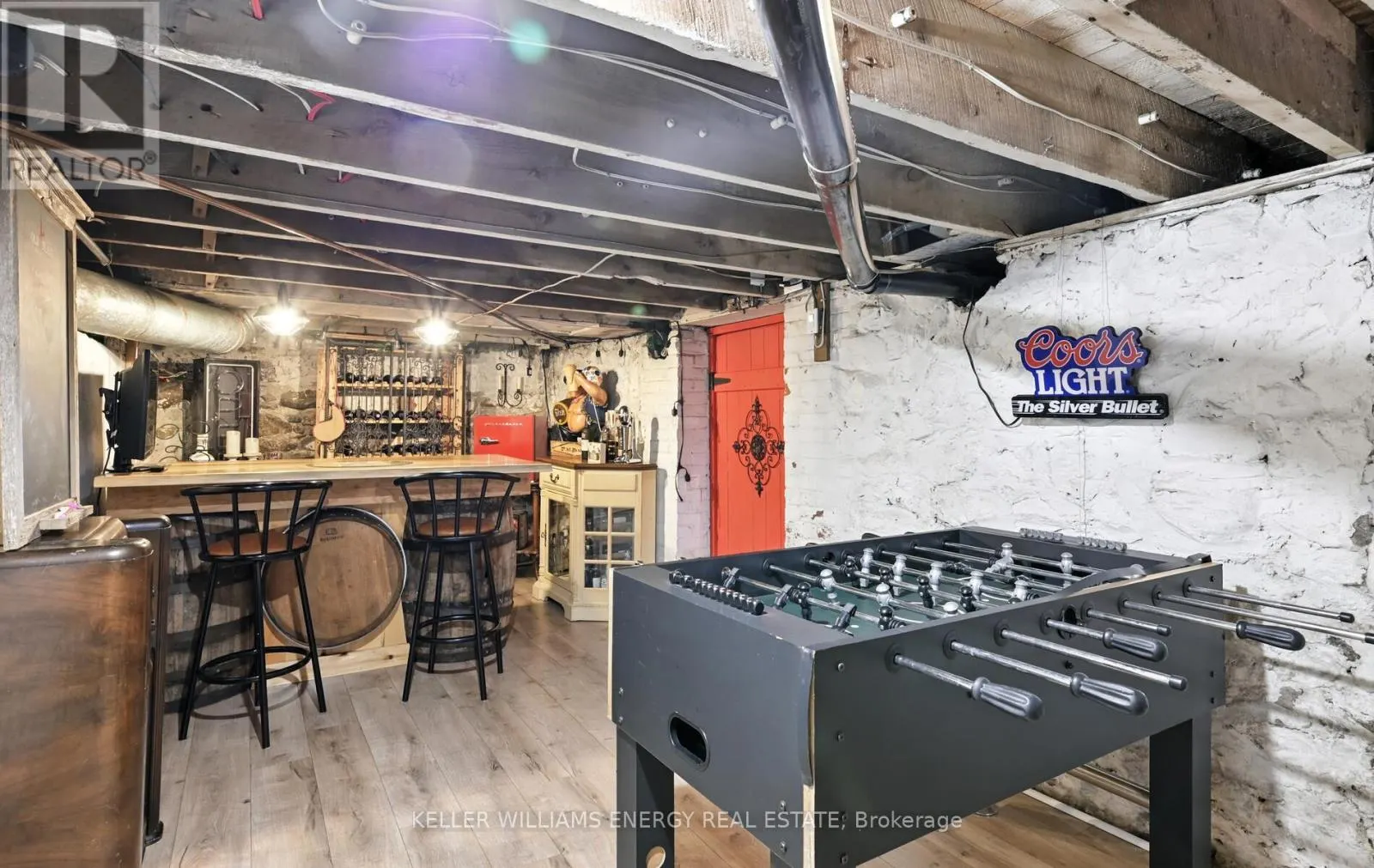 27 COLUMBUS ROAD E