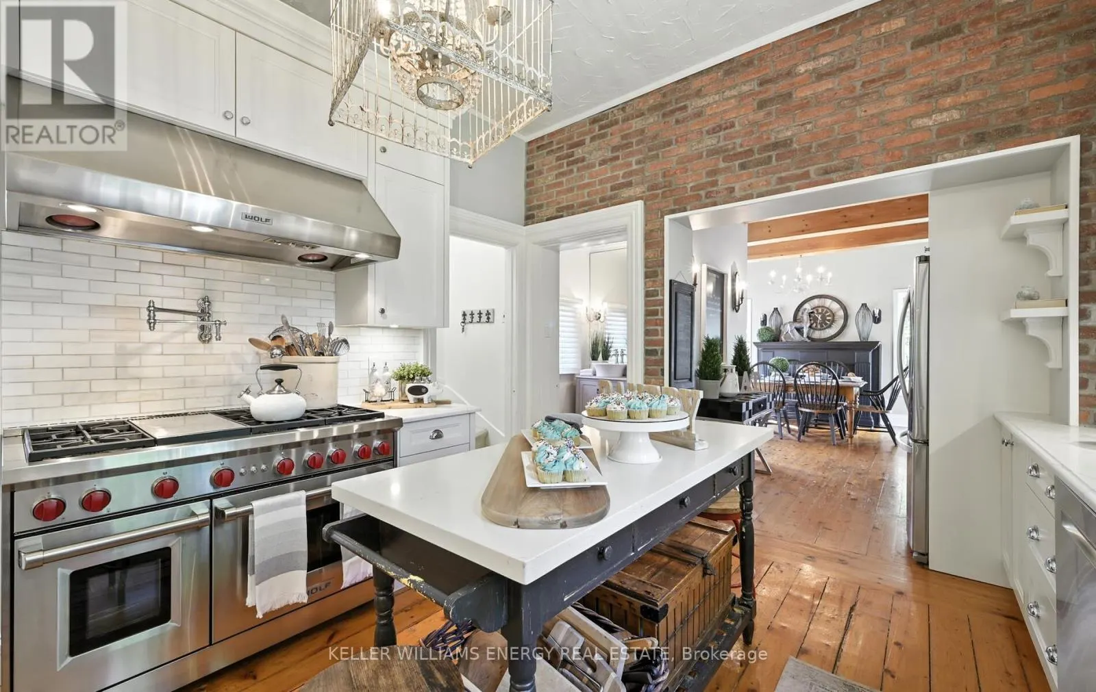 27 COLUMBUS ROAD E
